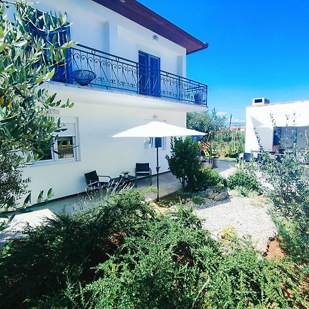Garden Apartment Sutomiscica Екстериор снимка