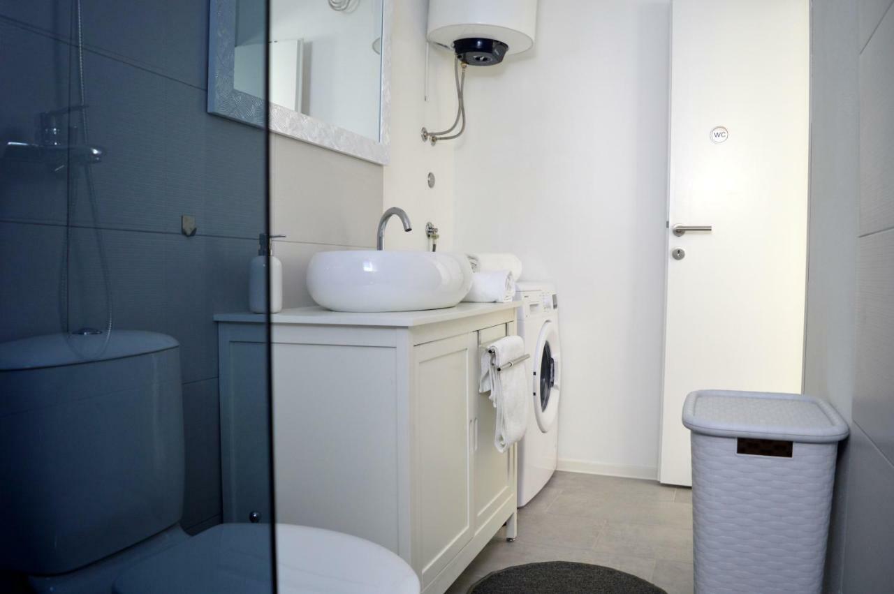 Garden Apartment Sutomiscica Екстериор снимка